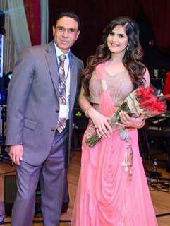 Zarine Khan felicitated with a flower bouquet at San Francisco Christmas Gala Event