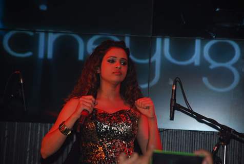 Shalmali Kholgade Performs Live at Lucky's Music Club