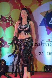 Sonalee Kulkarni performs at the Promotions of Mitwaa