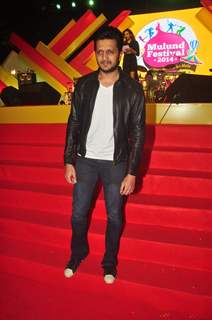 Riteish Deshmukh poses for the media at Mulund Fest