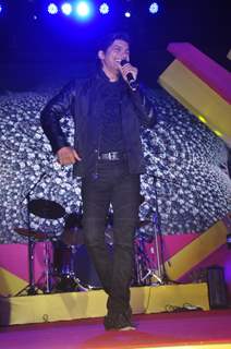 Shaan performs at Mulund Fest
