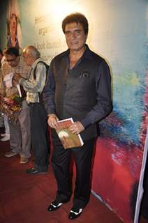 Raj Babbar poses for the media at Ali Peter John Book Launch