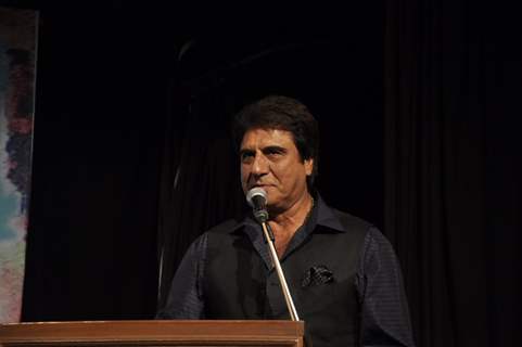 Raj Babbar addressing the audience at Ali Peter John Book Launch