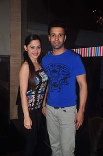 Aamir Ali and Sanjeeda Shaikh pose for the media at Ravi Dubey's Birthday Bash