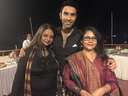 Sandip Soparkar poses with Neelima Azeem and a friend at his New Year Bash