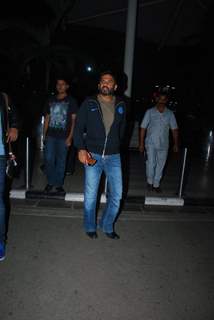 Suniel Shetty Snapped at Airport