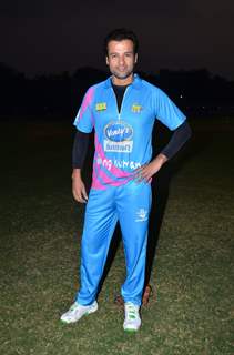 Rohit Roy poses for the media at CCL Practice Session