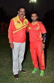 Sachin Joshi poses with a friend at CCL Practice Session