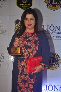Farah Khan poses with her award at Lion Gold Awards