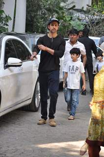 Hrithik Roshan Celebrated his Birthday with Family