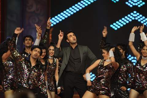 Ranbir Kapoor Perform at Umang Police Show