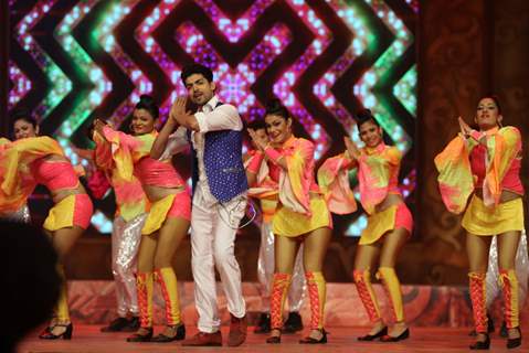 Gurmeet Choudhary Performs at Umang Police Show