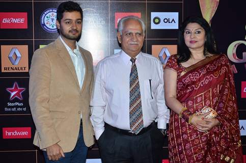 Ramesh Sippy with his family at Star Guild Awards