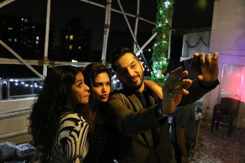 Esha Gupta clicks a selfie with friends at Madhu Sneha's Birthday Bash