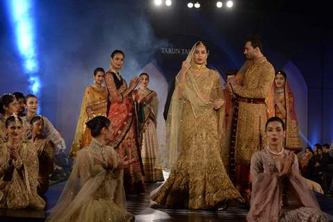 Tarun Tahiliani's Azva show in Hyderabad