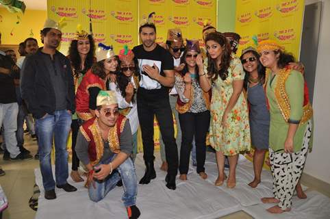 Team of Badlapur poses with the members of Radio Mirchi