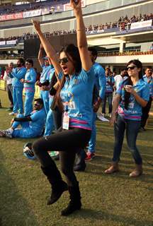 Barkha Bisht Sengupta was snapped cheering at Mumbai Heroes Vs Kerala Strikers Match