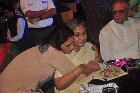 Tabu was snapped hugging Jaya Bachchan at the Music Launch of Shamitabh