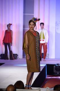 Parvathy Omanakuttan walks the ramp at Alchemy Show for LS Raheja Technical Institute