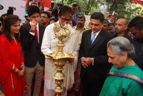 Amitabh Bachchan lights the lamp at the Launch of World's Most Advanced Technology in Eye Care