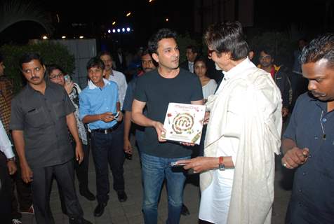 Vikas Khanna and Amitabh Bachchan were snapped interacting at Rohit Khilnani's Book Launch