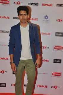 Vijendra Singh poses for the media at Filmfare Nominations Bash