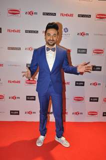 Vir Das poses for the media at Filmfare Nominations Bash