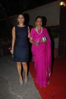 Tanishaa Mukerji poses with mom Tanuja at Bappi Lahiri's Wedding Anniversary