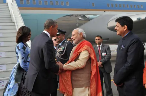 Narendra Modi welcomes Barack Obama in India