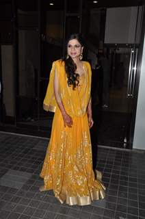 Saba Ali Khan poses for the media at Soha Ali Khan and Kunal Khemu's Wedding Reception