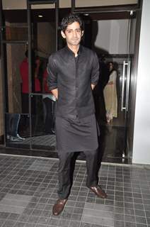 Gaurav Kapur poses for the media at Soha Ali Khan and Kunal Khemu's Wedding Reception