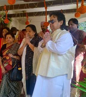 Asha Bhosle was snapped at Bappi Lahiri's Saraswati Pooja