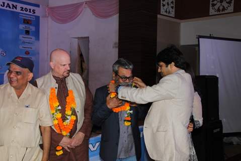 Anupam Shyam Ojha was felicitated with garland at Dr. Sunita Dube's Save The Girl Child Initiative