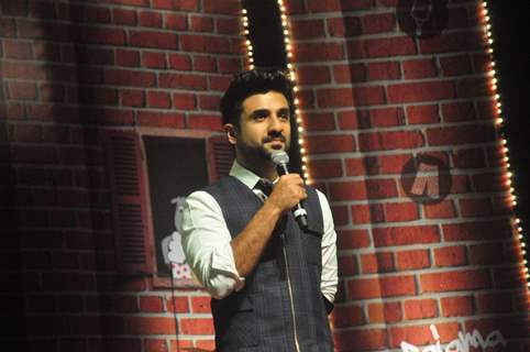 Vir Das interacts with the audience at Weirdass Pajama Event