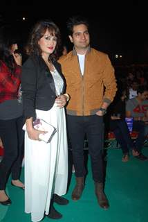 Karan Mehra and Nisha Rawal pose for the media at Sonu Niigam's Concert at MMRDA