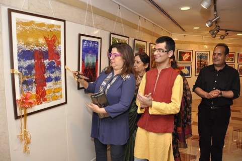 Farah Khan Inaugrates an Art Exhibition