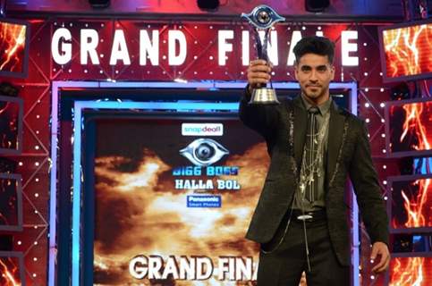 Gautam Gulati announced as the winner of Bigg Boss Halla