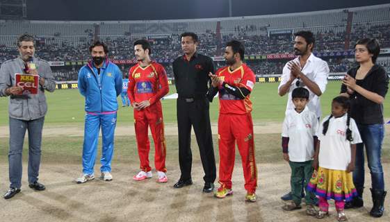 CCL Match Between Mumbai Heroes and Telugu Warriors
