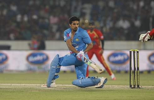 Saqib Saleem was snapped playing at CCL Match Between Mumbai Heroes and Telugu Warriors