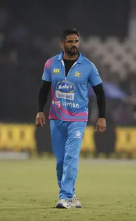 Suniel Shetty was snapped at CCL Match Between Mumbai Heroes and Telugu Warriors