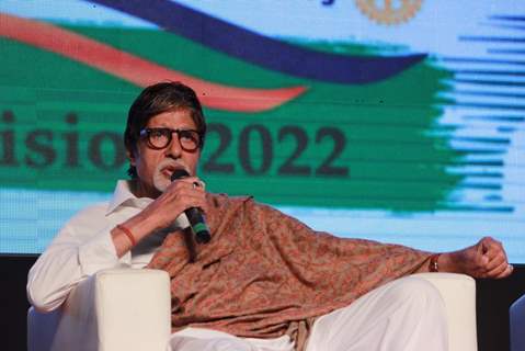 Amitabh Bachchan interacts with the audience at Discon District Conference