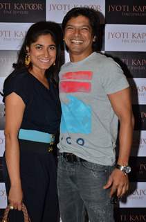 Shaan poses with wife Radhika Mukherjee at Jyoti Kapoor's Jewellery Exhibition