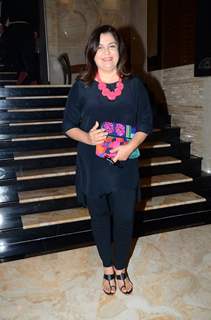 Farah Khan poses for the media at Irshad Kamil's Book Launch