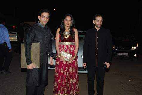 Khus Sinha poses with wife Taruna and brother Luv Sinha at Hinduja Bash