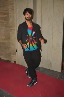 Shahid Kapoor poses for the media at the Success Bash of Queen