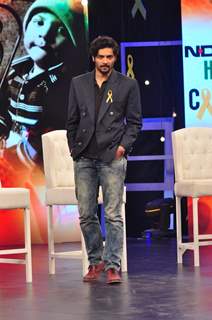 Ali Fazal poses for the media at NDTV Fortis Health 4U Cancerthon Campaign