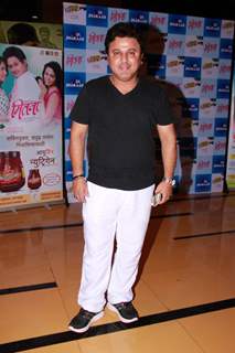 Ali Asgar poses for the media at the Premier of Mitwaa