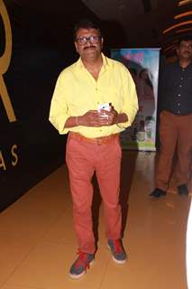 Vijay Patkar poses for the media at the Premier of Mitwaa