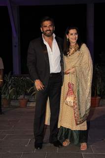 Suniel Shetty with his wife at Smita Thackerey's Son's Wedding Reception