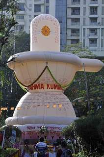 Bappi Lahiri and Dolly Bindra Inaugurate a Unique 40 Feet Shivling